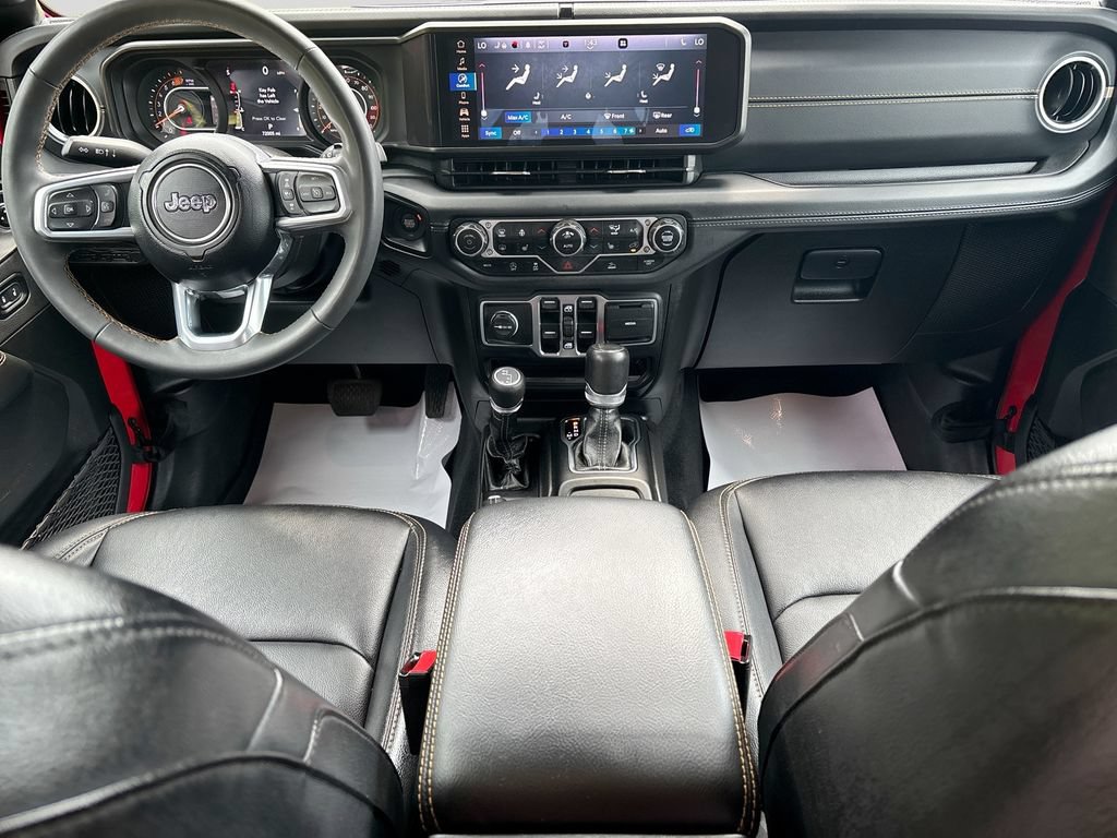 Used 2024 Jeep Wrangler Unlimited Sahara AWD/4WD image 31