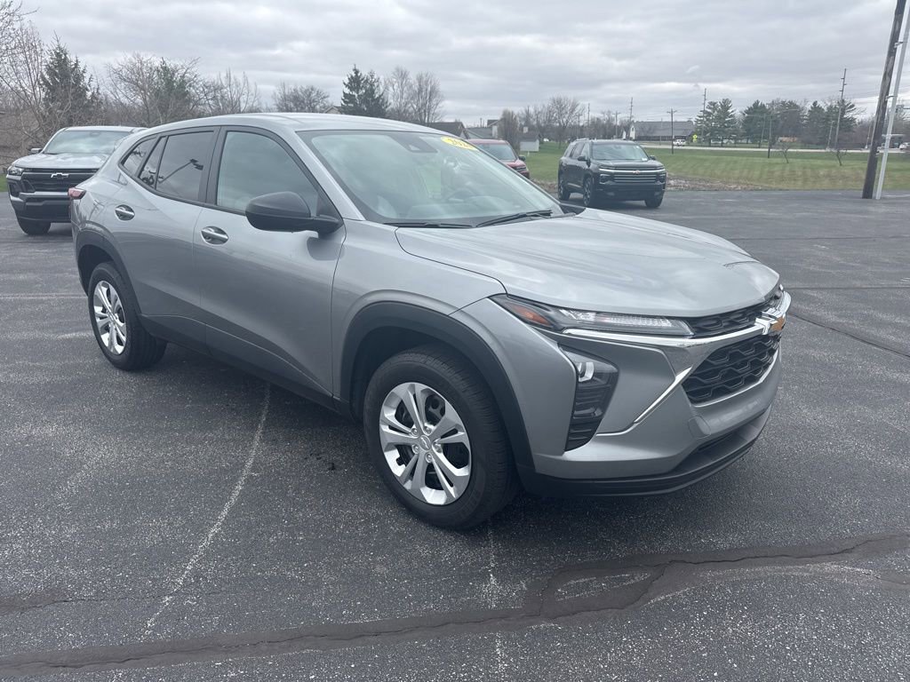 Used 2024 Chevrolet Trax LS image 1