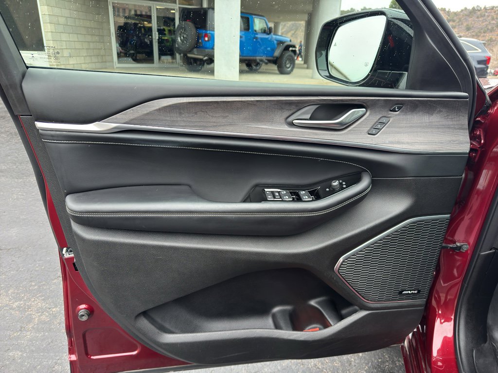 Certified 2022 Jeep Grand Cherokee Overland w/ Adv Protech Group III image 19