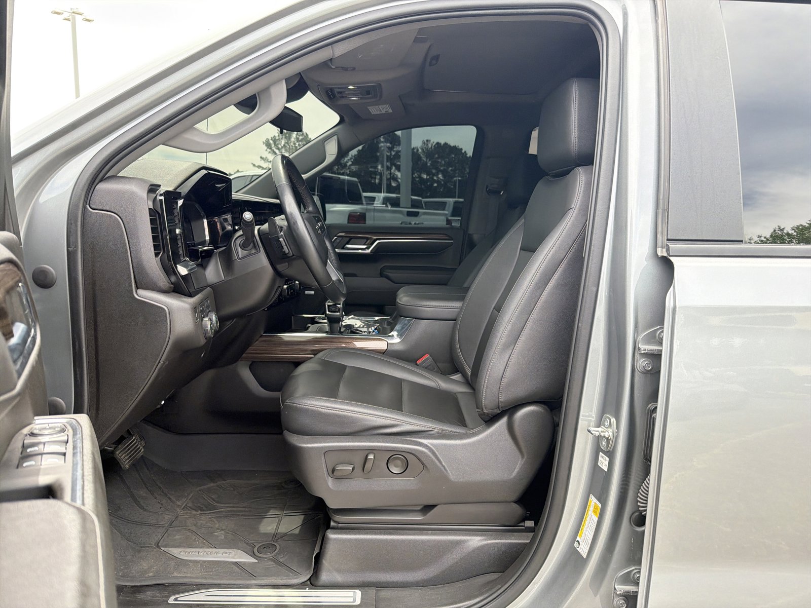 Used 2023 Chevrolet Silverado 1500 RST w/ RST All Star Premium Package AWD/4WD image 14
