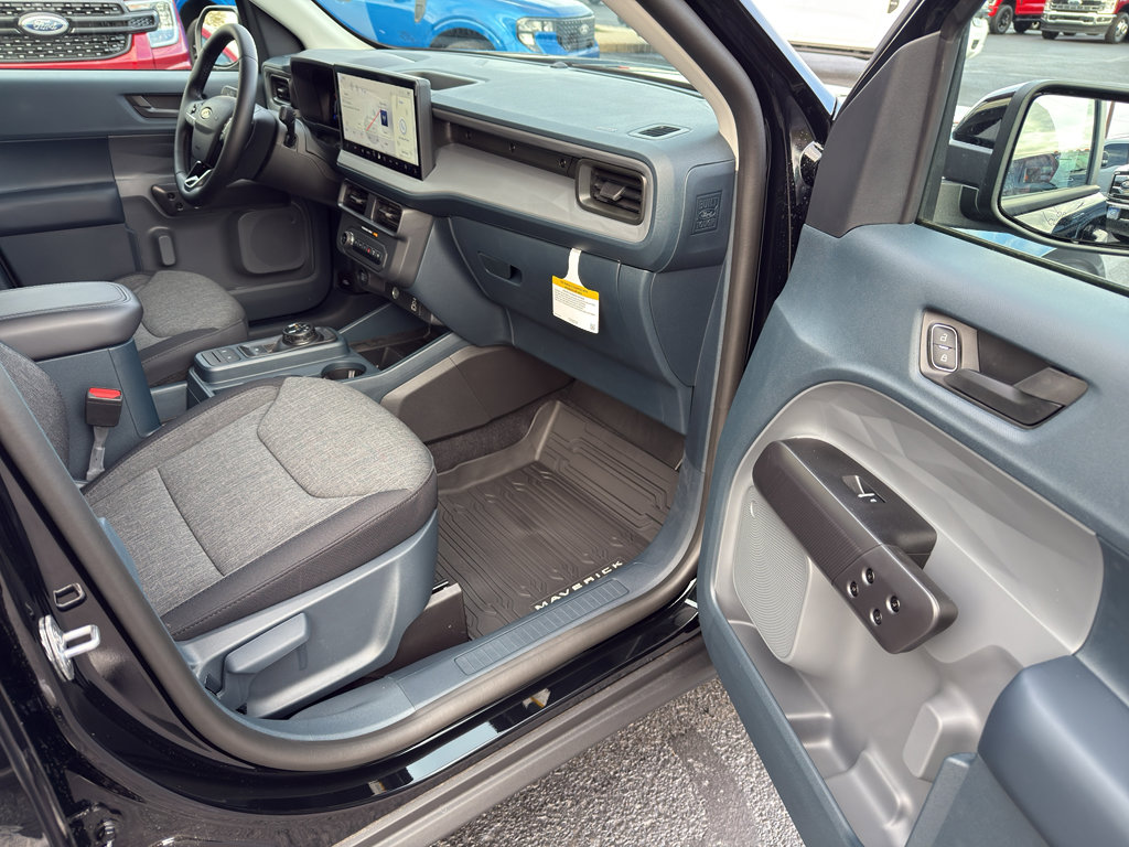 New 2025 Ford Maverick XLT w/ XLT Luxury Package image 32
