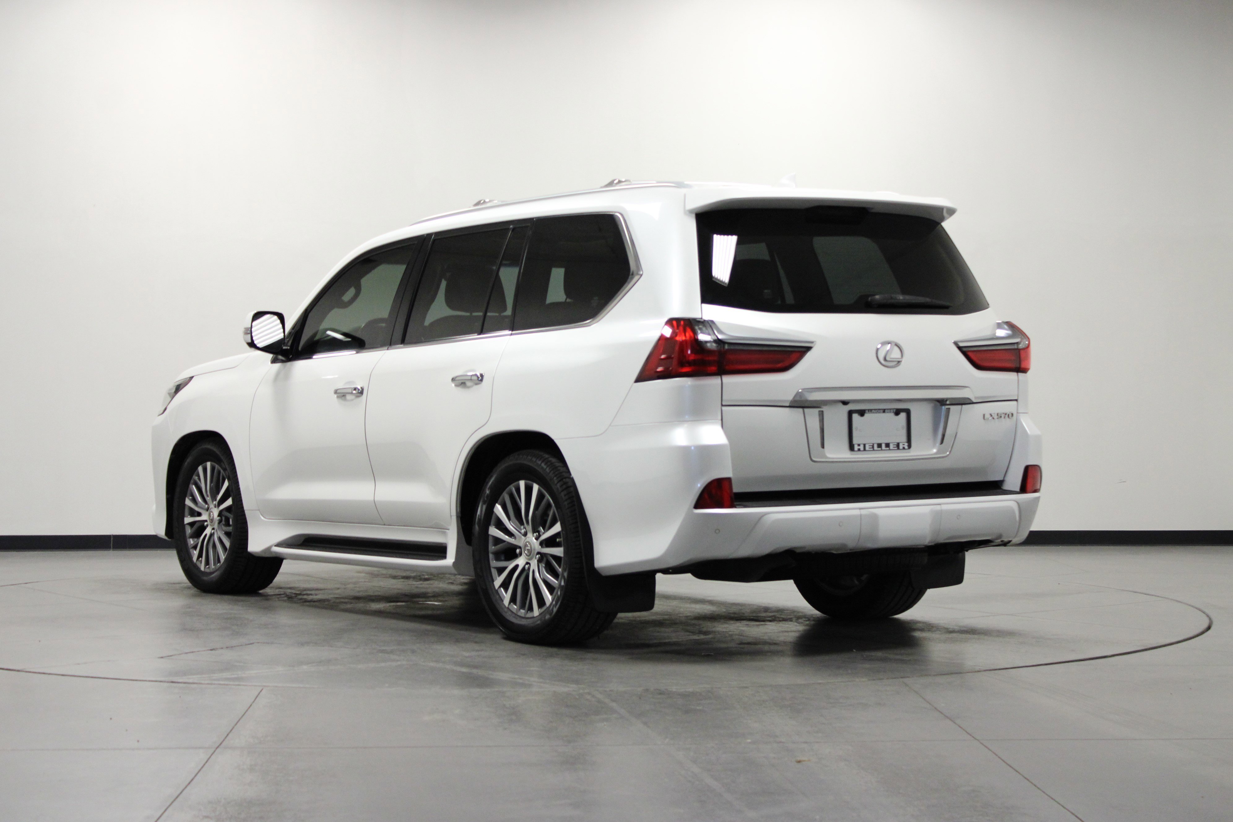 Used 2019 Lexus LX 570 4WD w/ Luxury Package image 6
