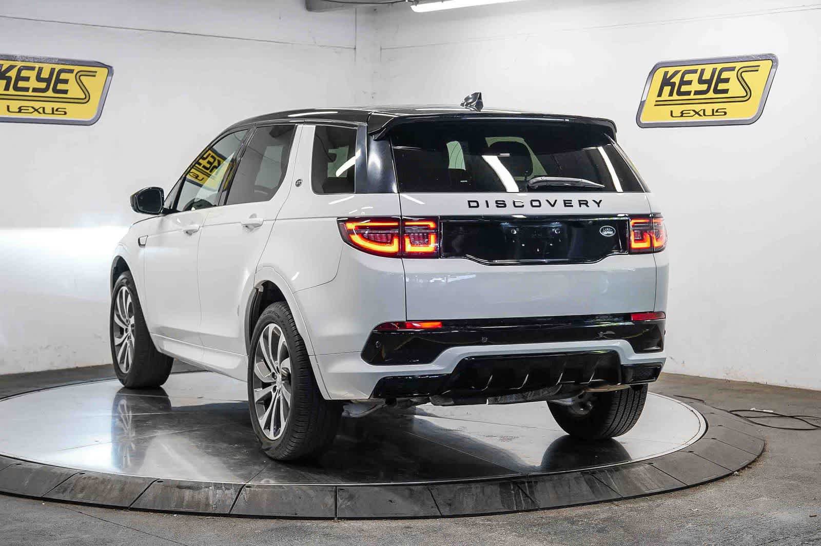 Used 2023 Land Rover Discovery Sport SE R-Dynamic AWD/4WD image 2