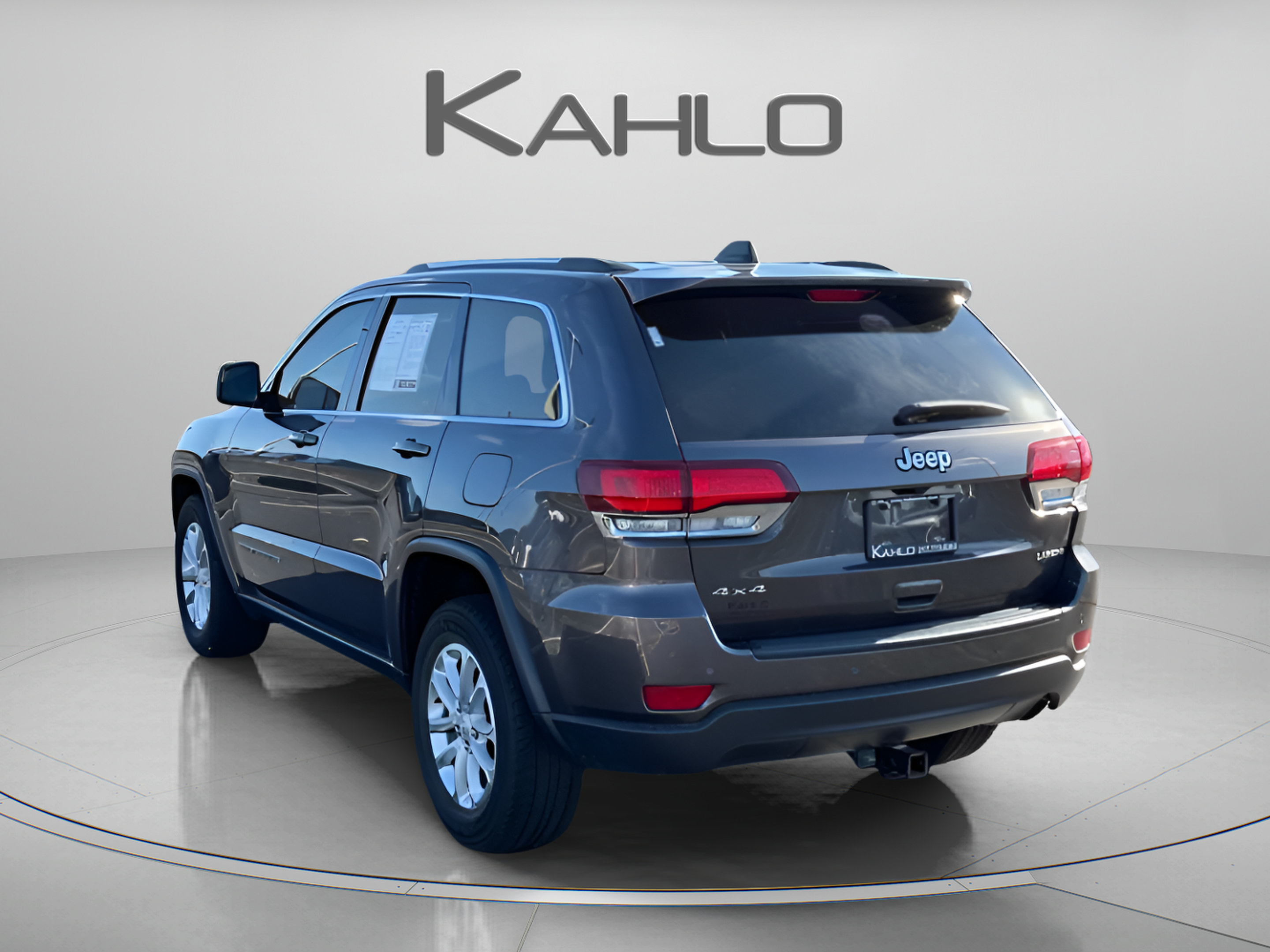 Used 2021 Jeep Grand Cherokee Laredo w/ Security & Convenience Group AWD/4WD image 2