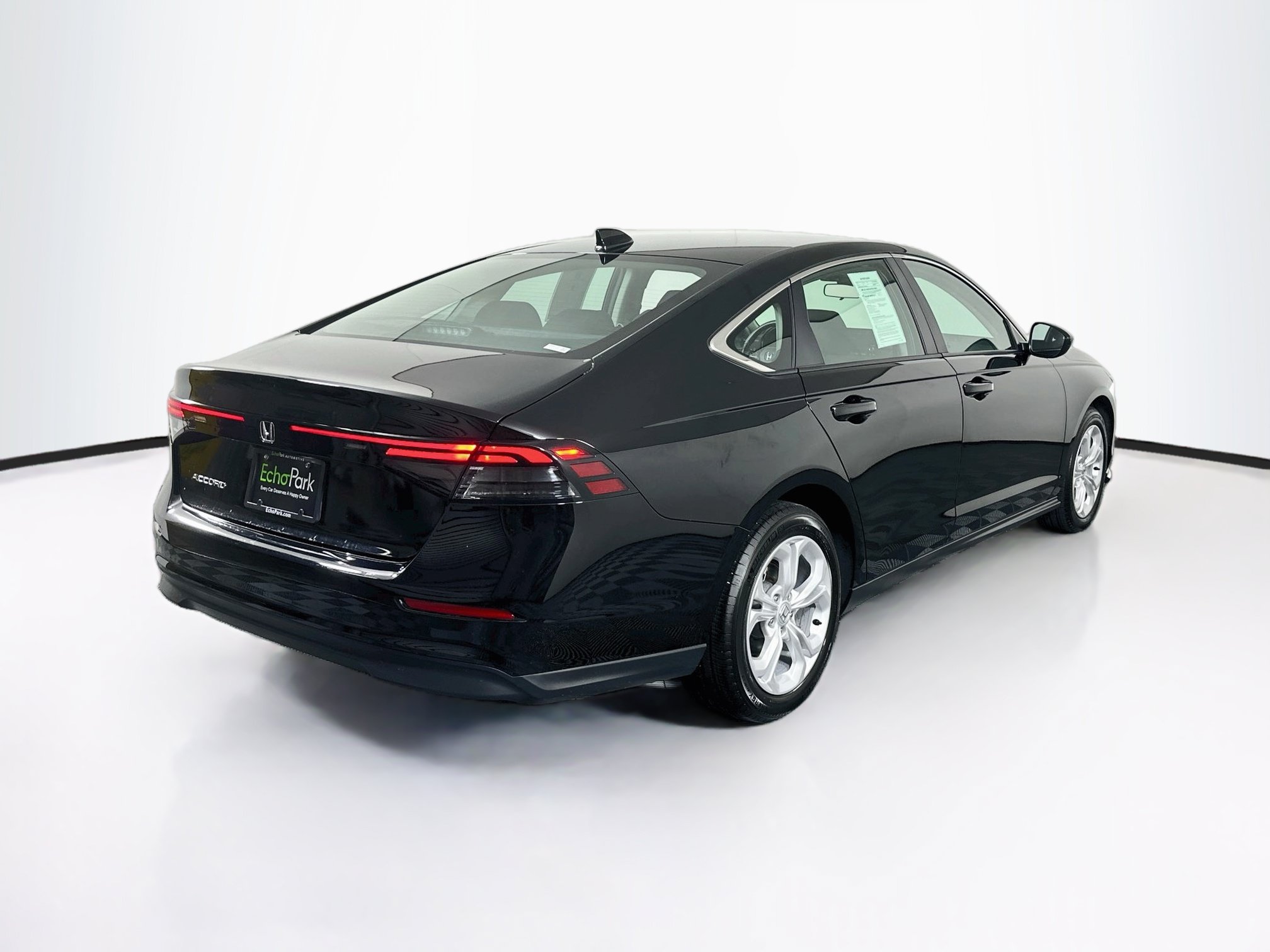 Used 2025 Honda Accord LX image 9