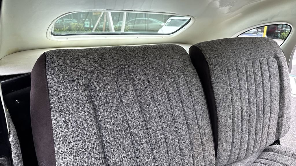 Used 2022 Chrysler Voyager LX image 45