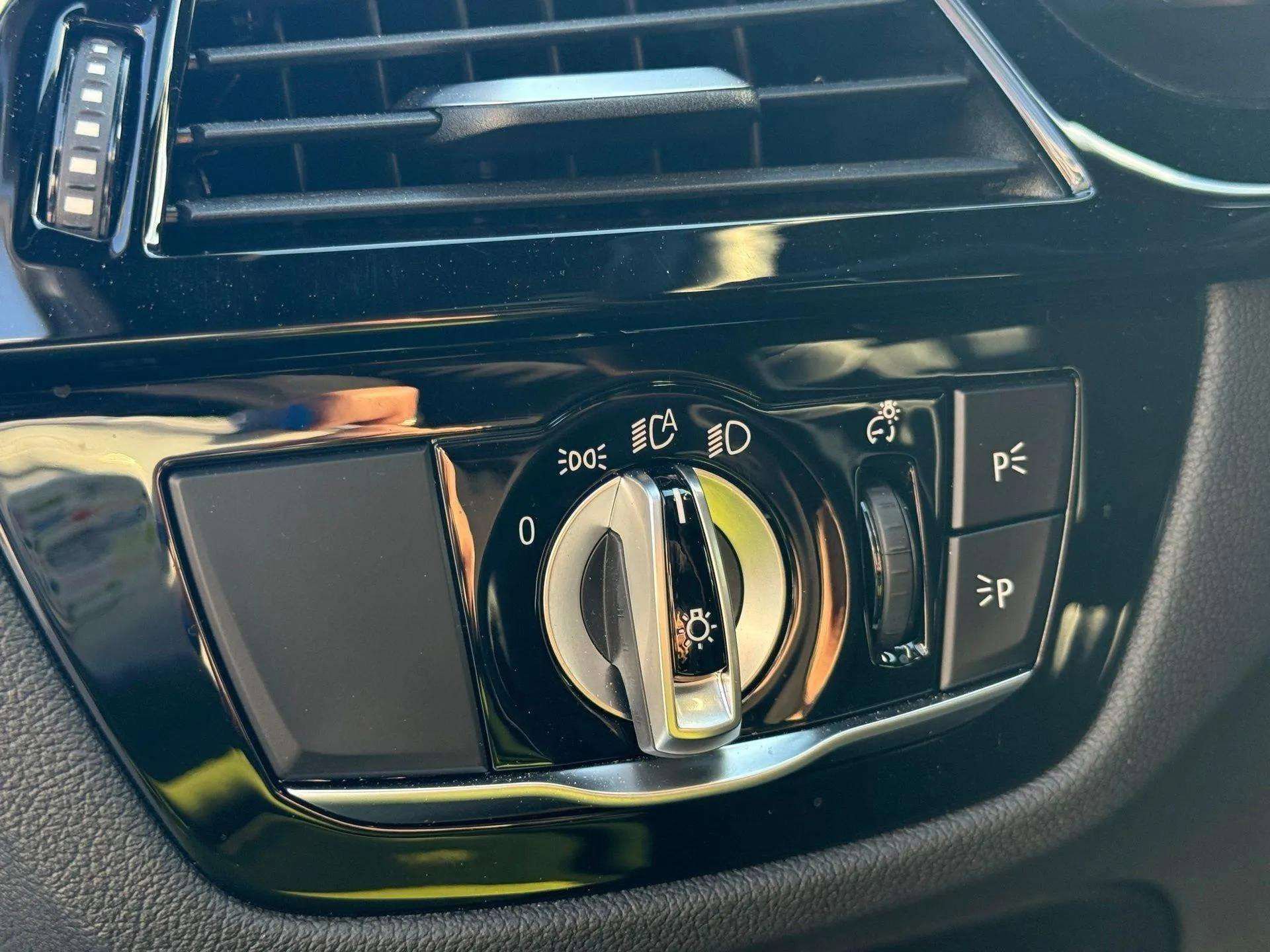 Used 2023 BMW 530e xDrive w/ Premium Package AWD/4WD image 31