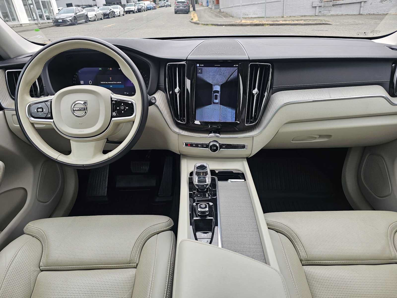 Used 2023 Volvo XC60 B6 Ultimate w/ Protection Package Premier AWD/4WD image 19