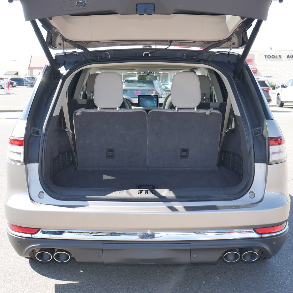 Used 2021 Lincoln Aviator Reserve w/ Equipment Group 202A AWD/4WD image 18