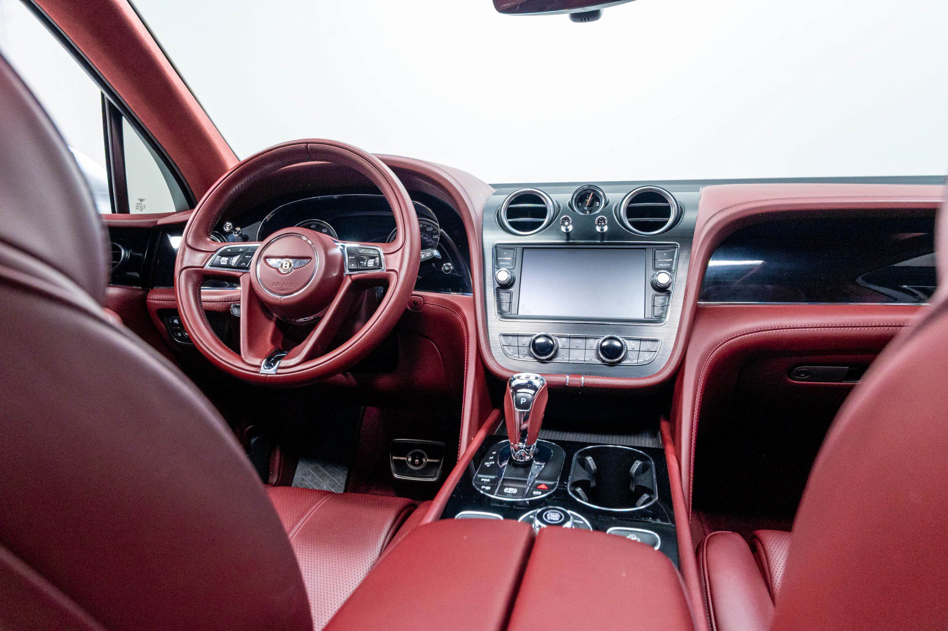 Used 2020 Bentley Bentayga AWD/4WD image 39