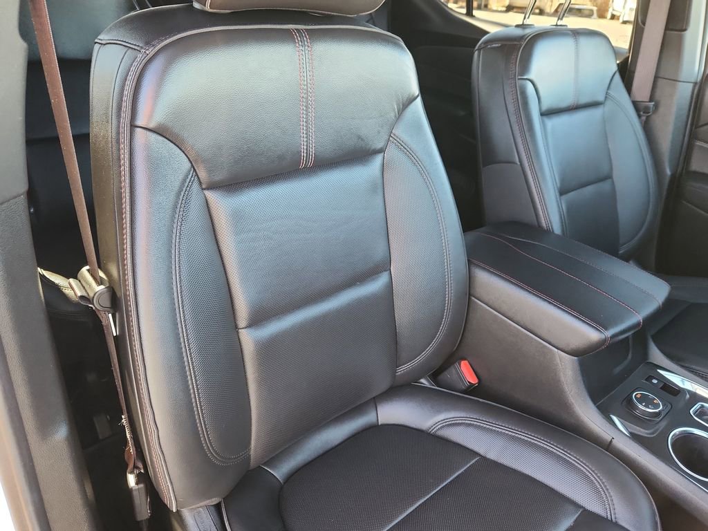 Used 2023 Chevrolet Traverse RS w/ LPO, Floor Liner Package image 17