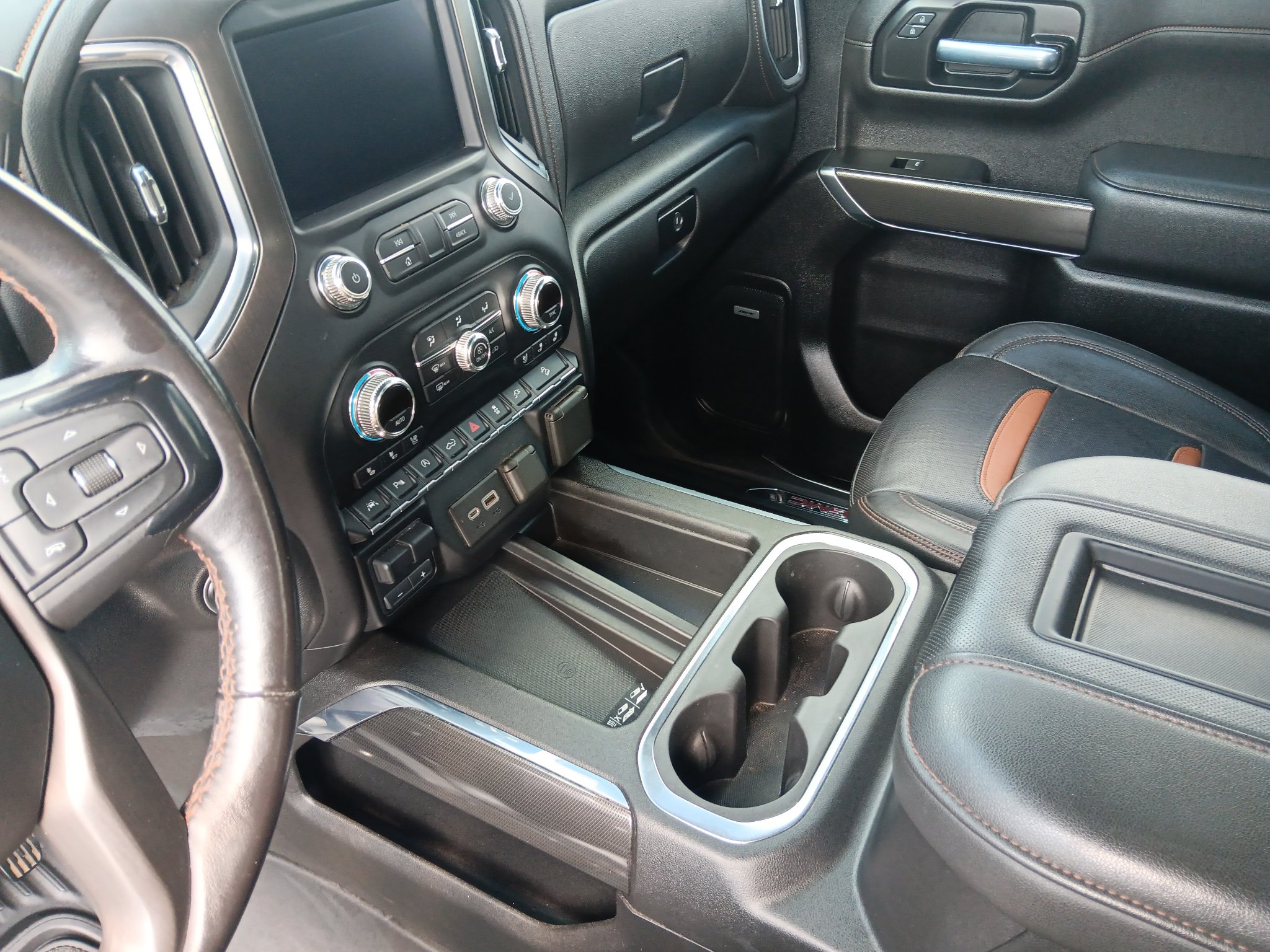 Used 2021 GMC Sierra 1500 AT4 w/ AT4 Premium Package AWD/4WD image 17