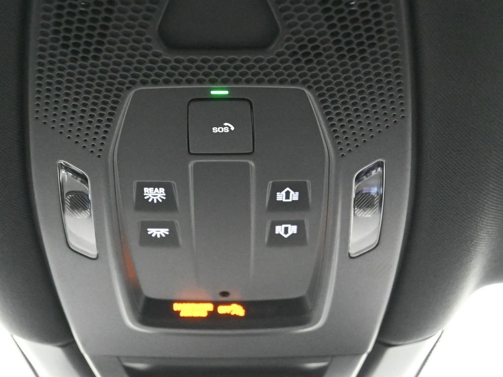 Certified 2025 Porsche Cayenne Coupe image 25