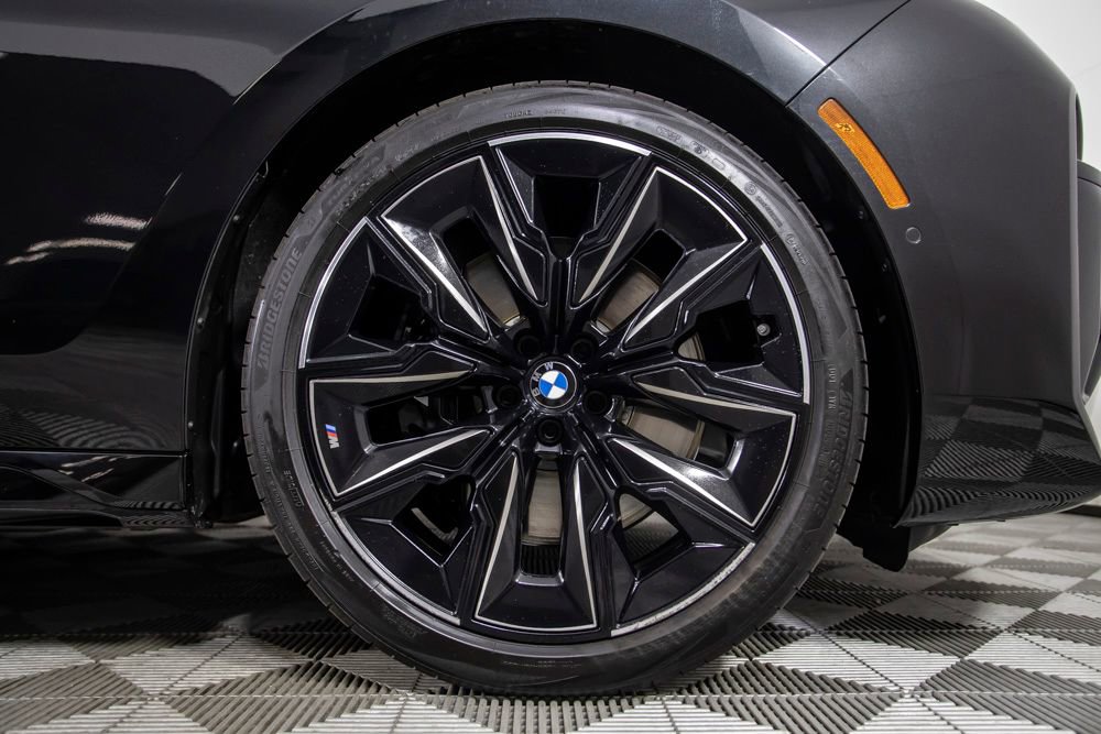 Used 2026 BMW 740i w/ Premium Package RWD image 42