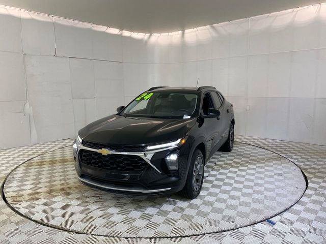 Used 2024 Chevrolet Trax LT w/ Driver Confidence Package FWD image 24