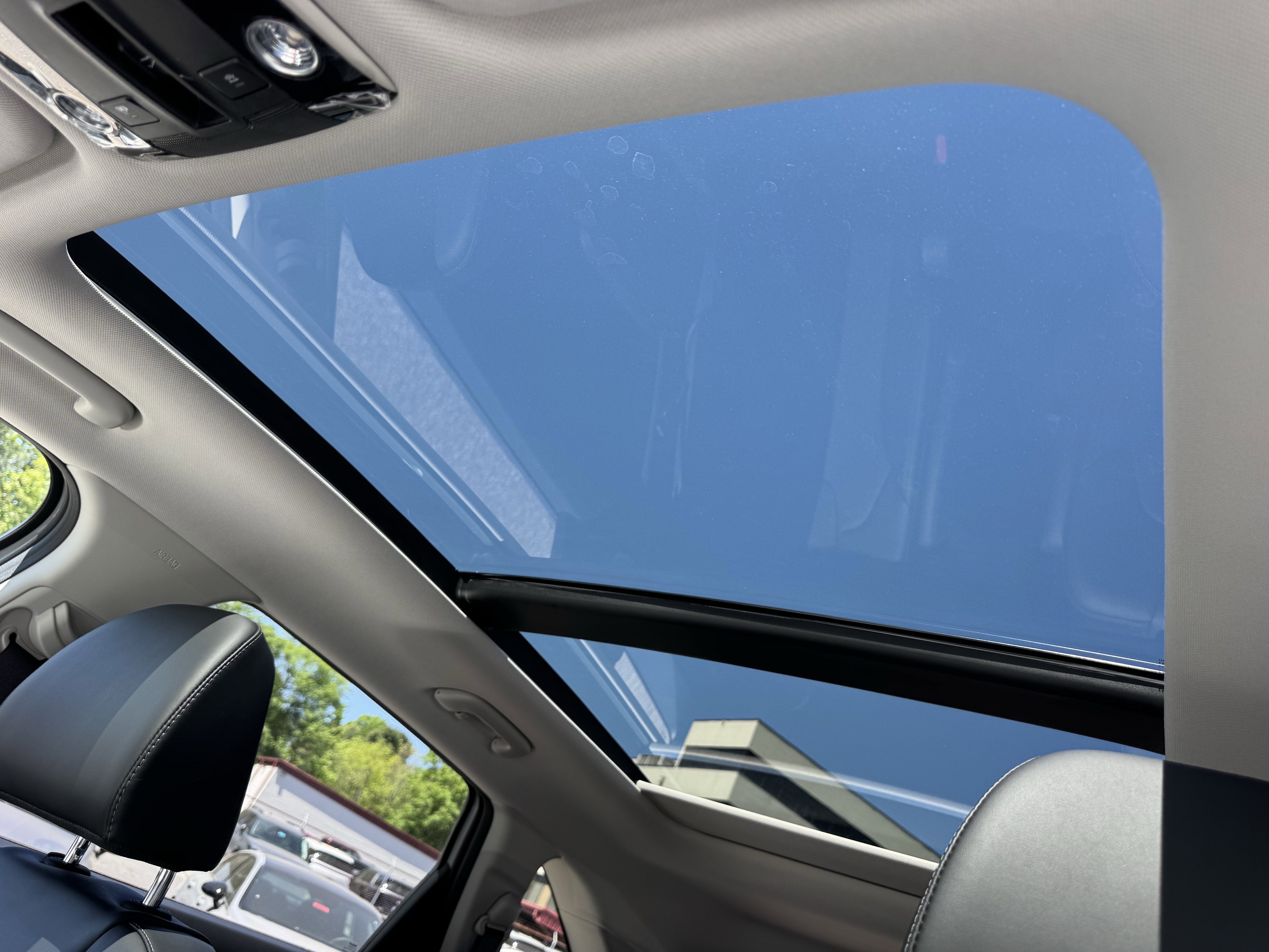 Used 2025 Kia Sorento EX w/ Panoramic Sunroof Package AWD/4WD image 32