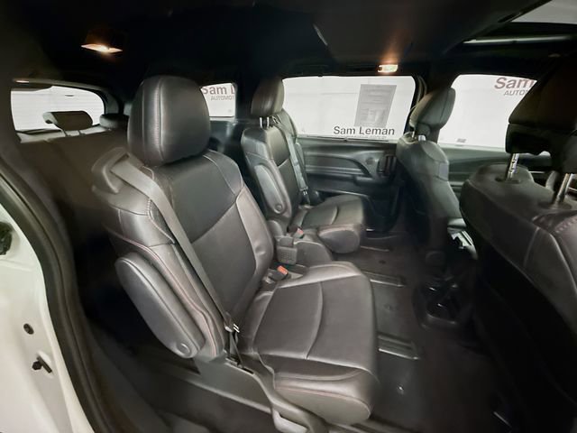 Used 2025 Toyota Sienna XSE w/ XSE Plus Package image 29