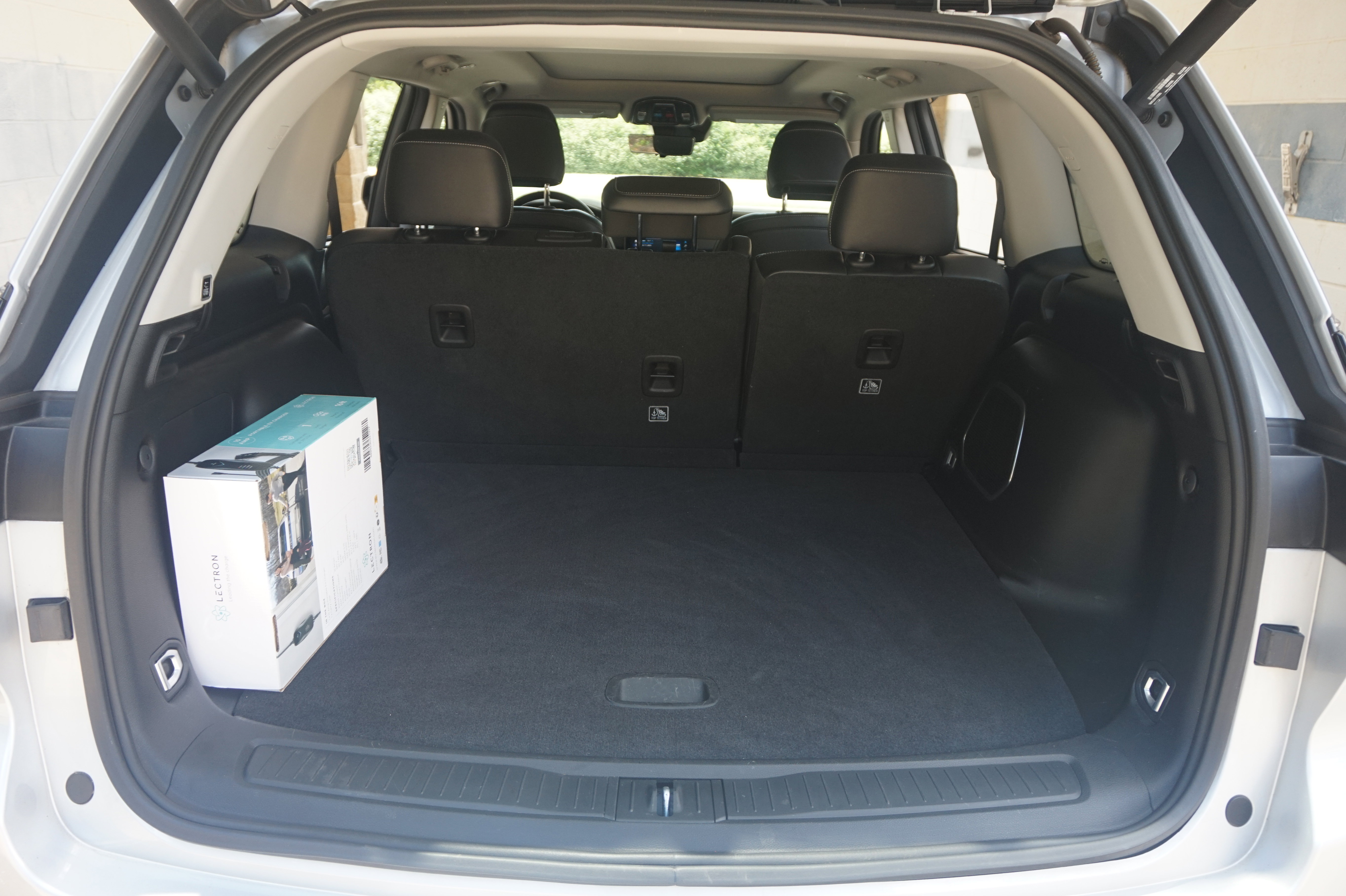 Used 2023 Jeep Grand Cherokee 4WD 4xe w/ Luxury Tech Group II image 20