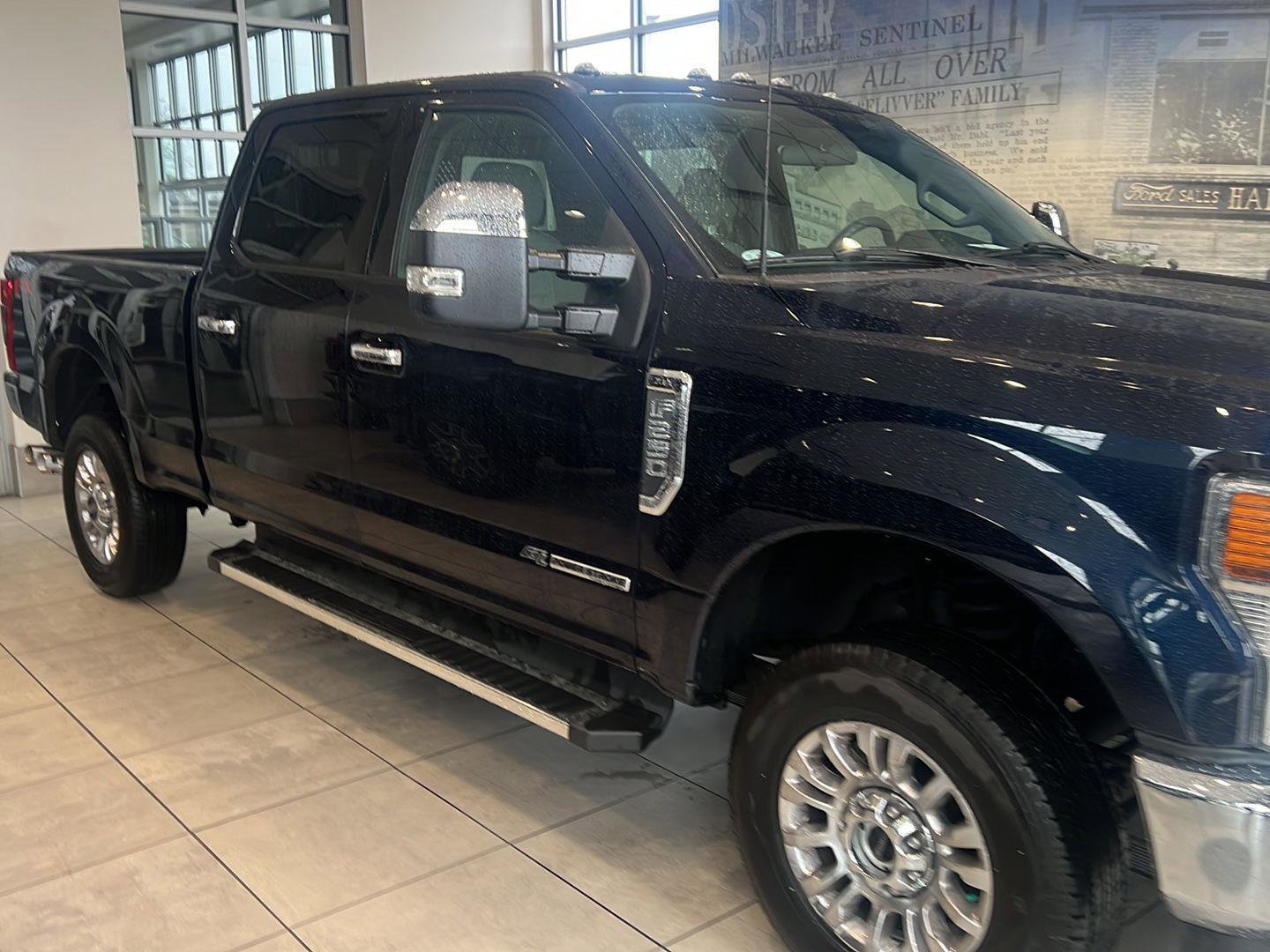 Used 2022 Ford F250 XLT w/ XLT Premium Package image 3