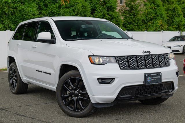 Used 2022 Jeep Grand Cherokee Laredo X image 2