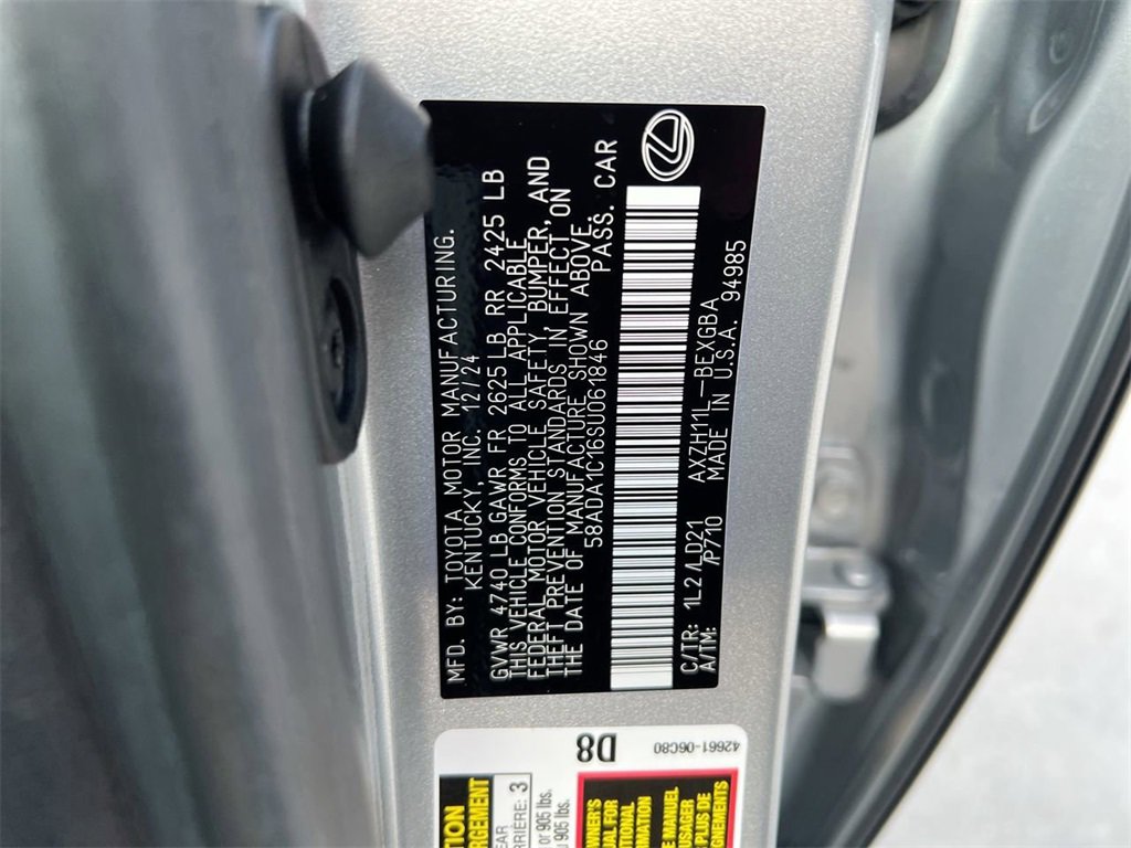 Certified 2025 Lexus ES 300h w/ Premium Package image 22