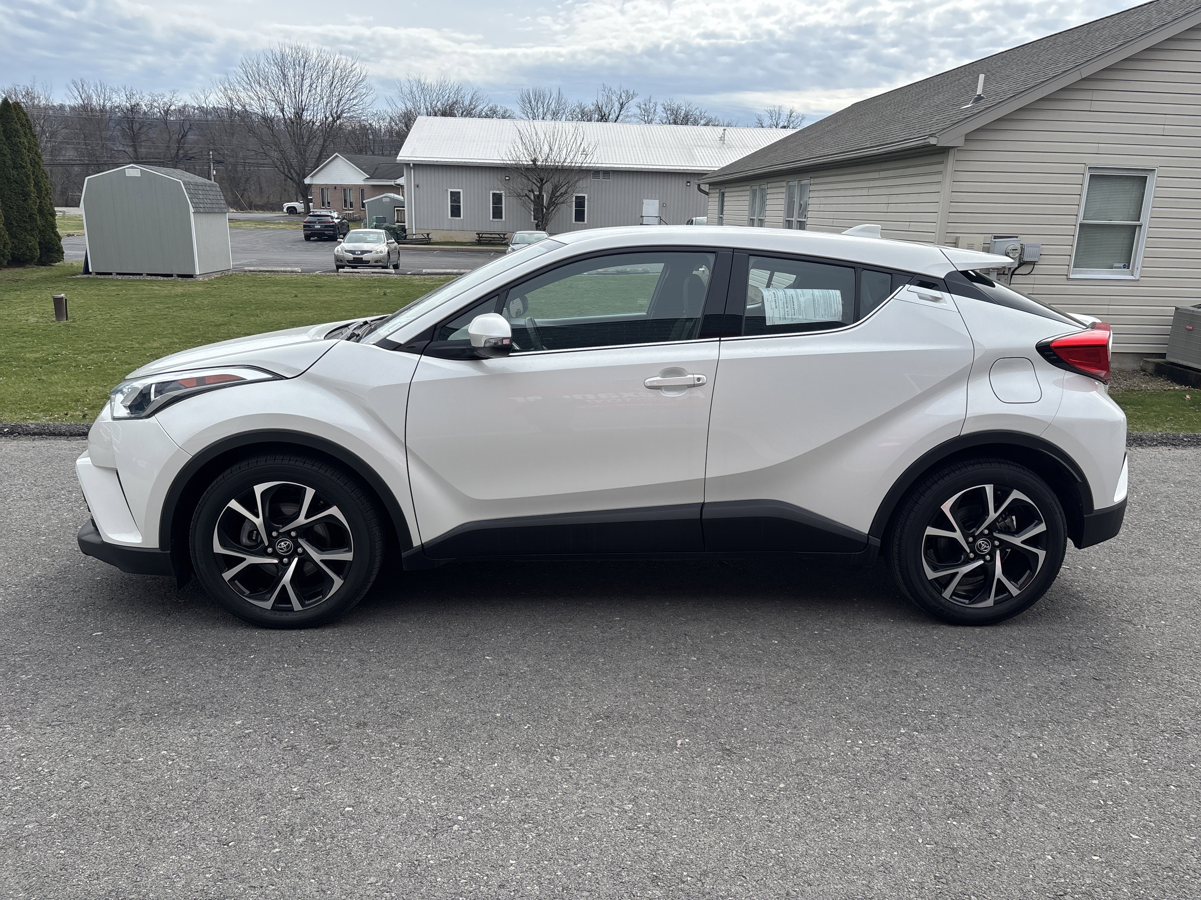 Used 2019 Toyota C-HR Limited image 7
