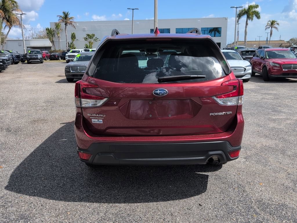 Used 2023 Subaru Forester Premium image 4