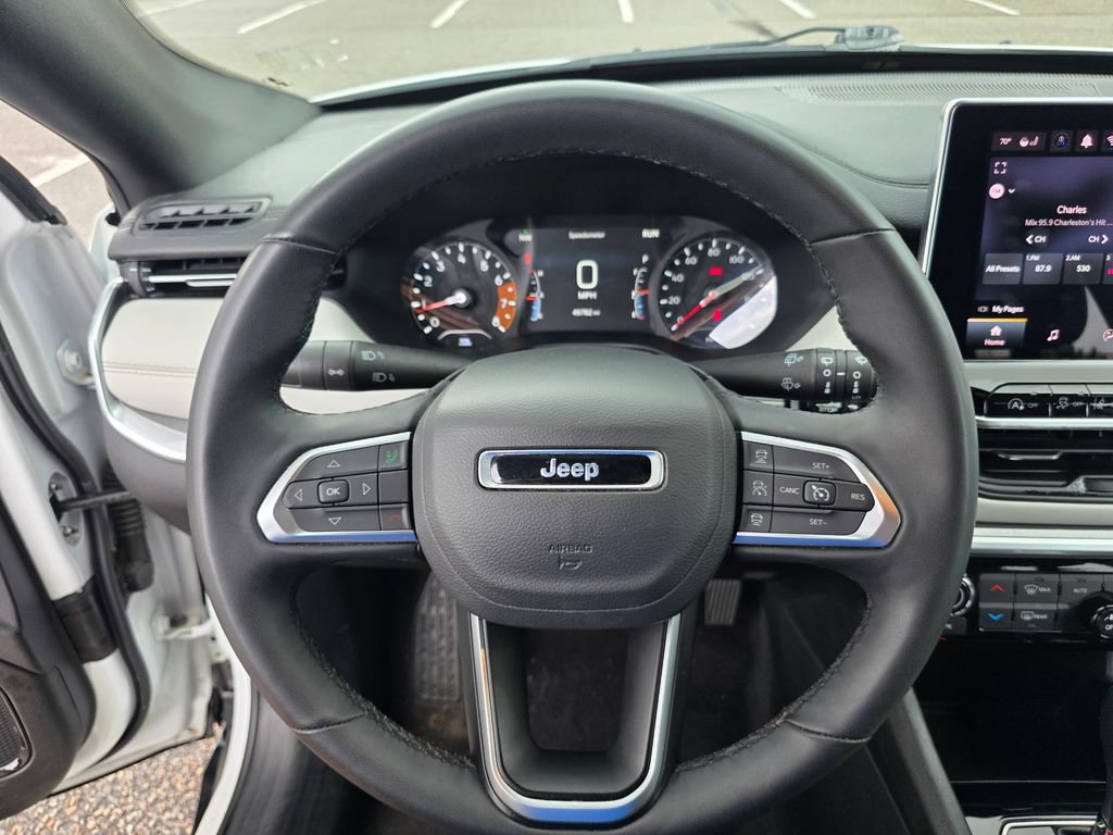 Used 2025 Jeep Compass Limited AWD/4WD image 21