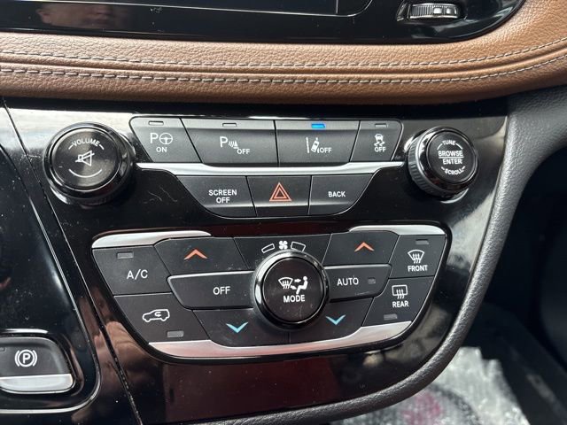 Used 2017 Chrysler Pacifica Limited w/ UConnect Theater Package image 10