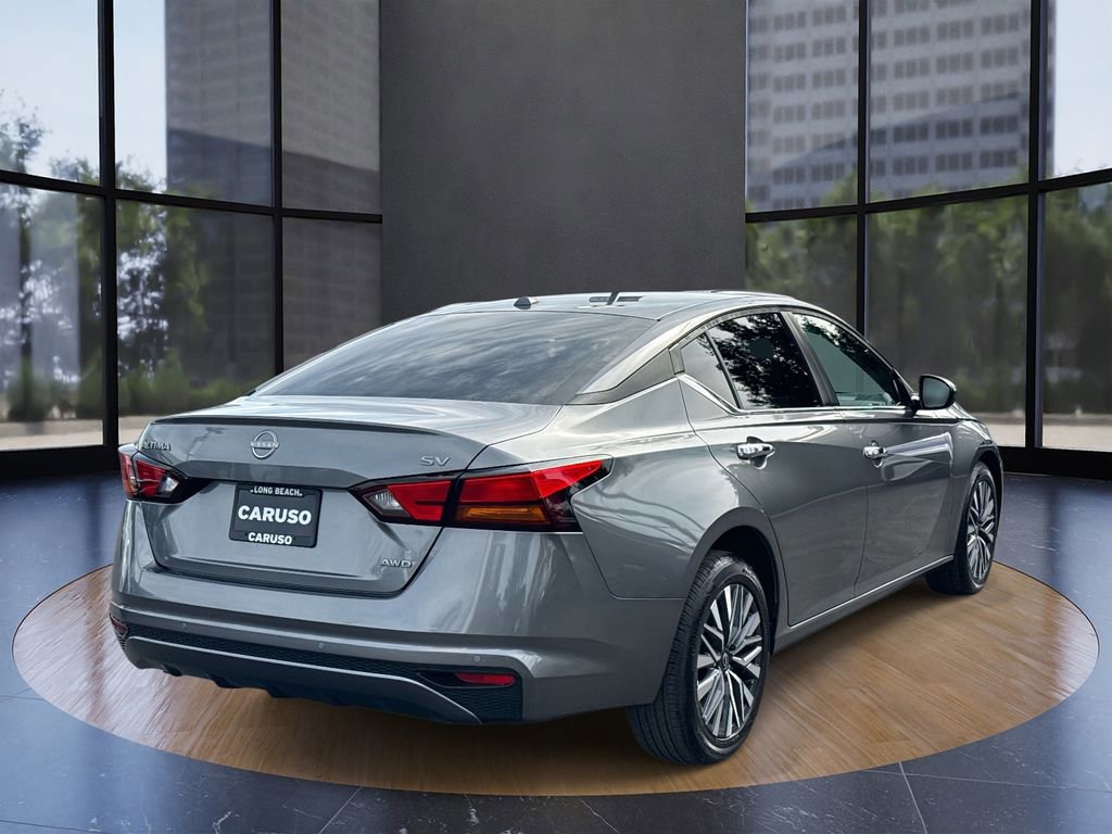 Used 2023 Nissan Altima 2.5 SV image 3