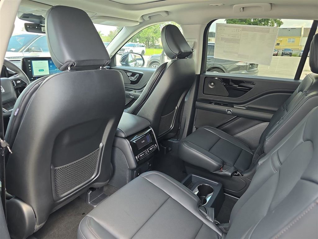 New 2025 Lincoln Aviator 2WD w/ Equipment Group 101A image 14