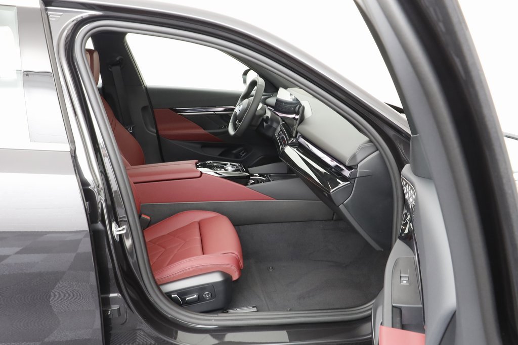 New 2025 BMW i5 xDrive40 w/ Premium Package image 21