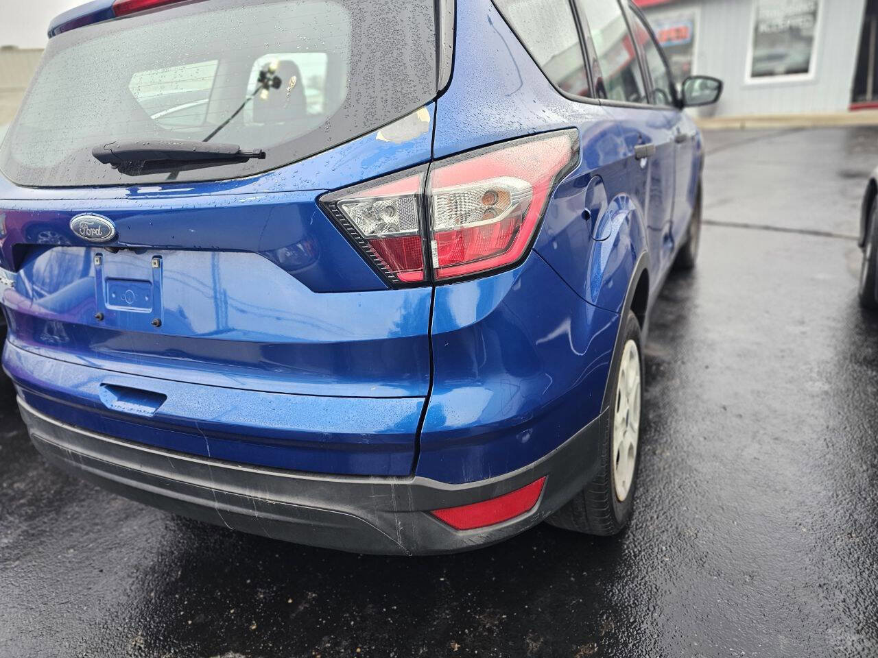 Used 2018 Ford Escape S image 8