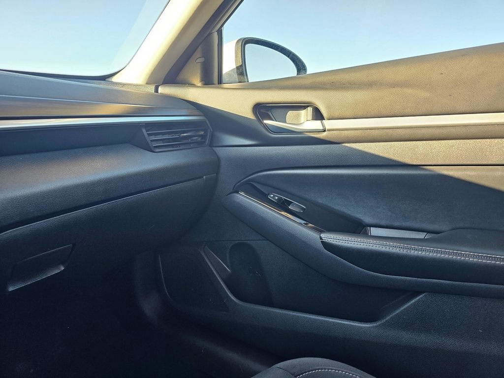 Used 2023 Nissan Altima 2.5 SV image 29