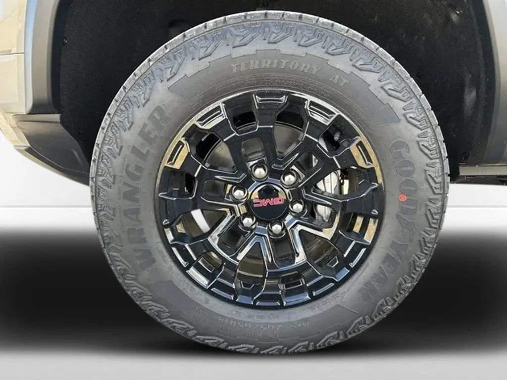 New 2026 GMC Canyon Elevation w/ LPO, Black Badging Package RWD image 36