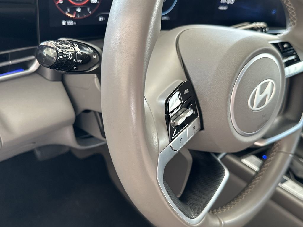 Used 2024 Hyundai Elantra SEL w/ Convenience Package FWD image 19