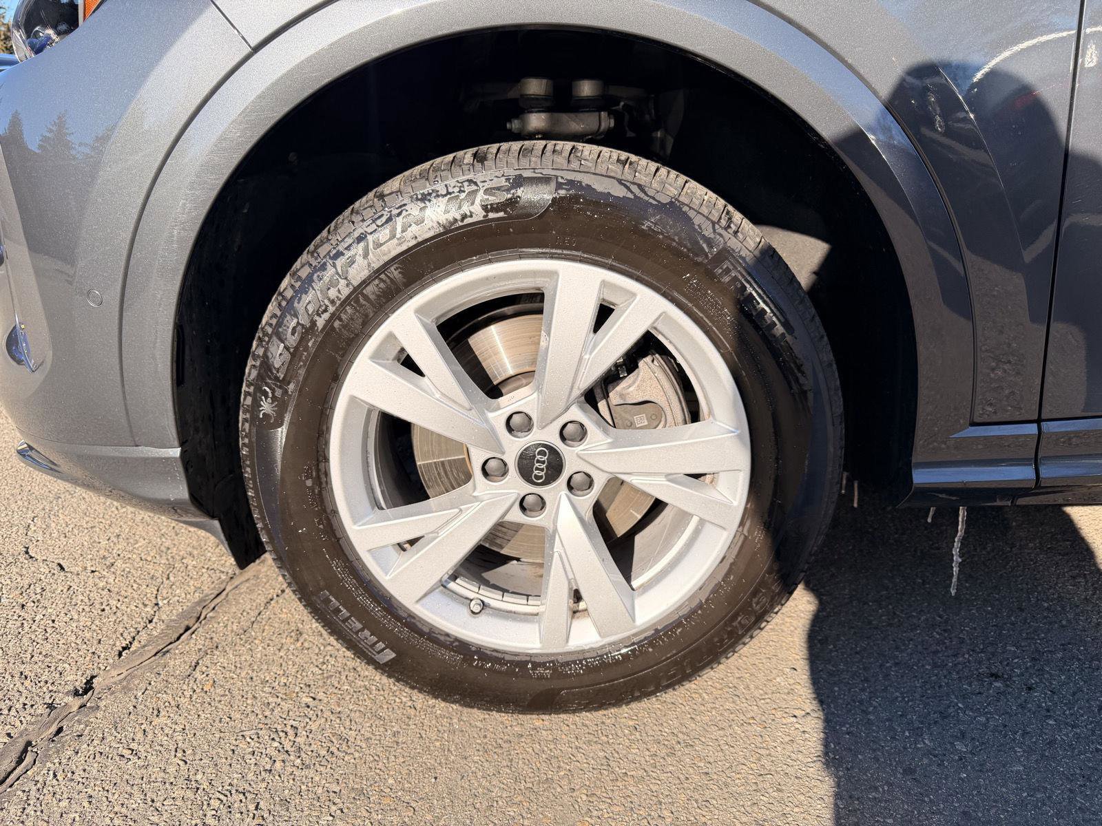 Used 2025 Audi Q5 Premium w/ Convenience Package image 7