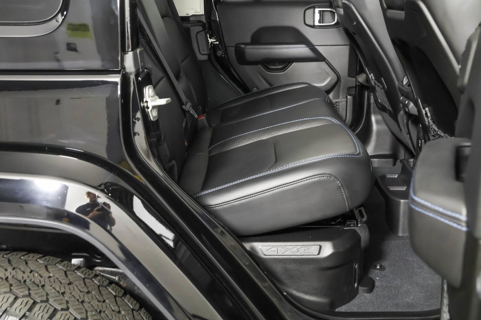 Used 2024 Jeep Wrangler High Altitude AWD/4WD image 41