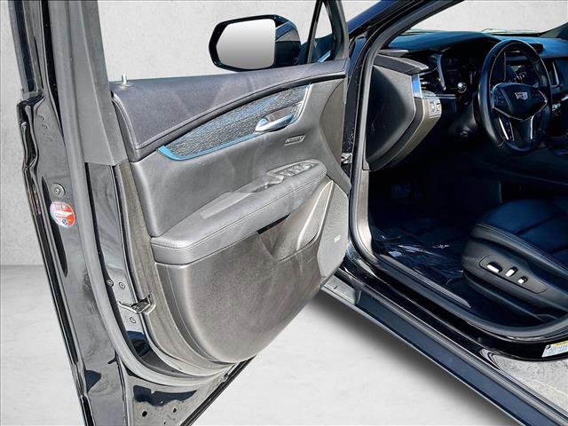 Used 2022 Cadillac XT5 Premium Luxury image 18