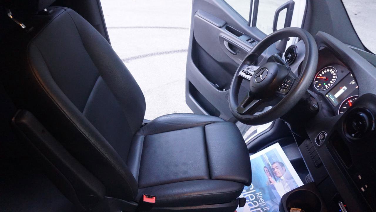 Used 2023 Mercedes-Benz Sprinter 2500 image 20