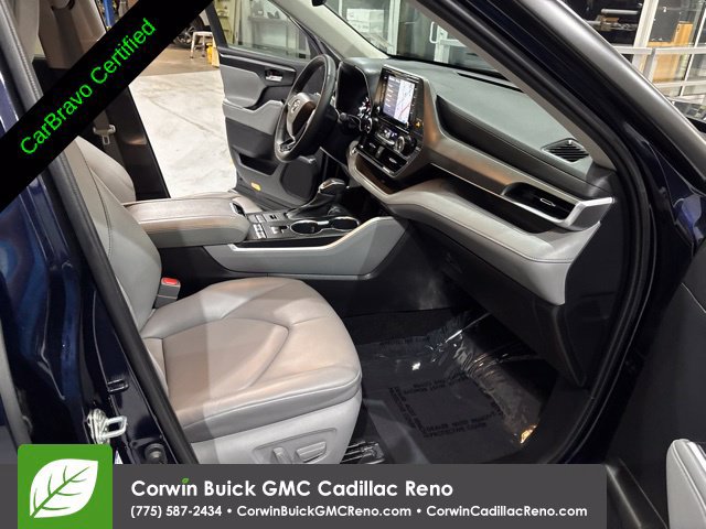 Used 2020 Toyota Highlander XLE AWD/4WD image 28