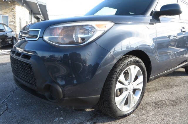 Used 2015 Kia Soul + FWD image 31