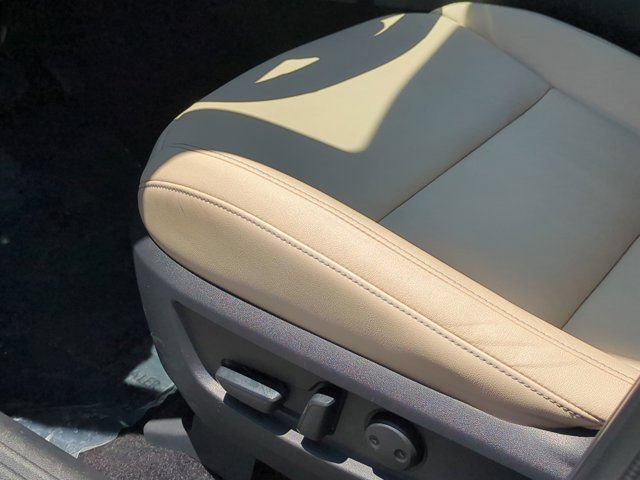 Used 2020 INFINITI QX50 Luxe w/ Navigation Package FWD image 12