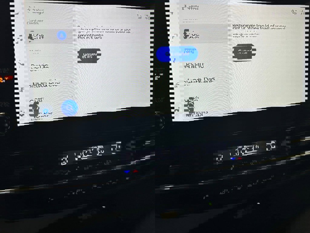 Used 2025 Toyota Sienna XSE image 36