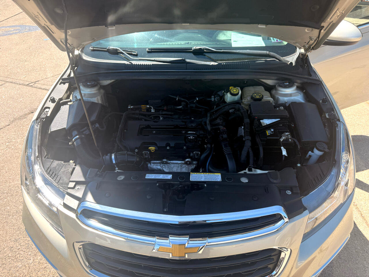 Used 2015 Chevrolet Cruze LT image 48
