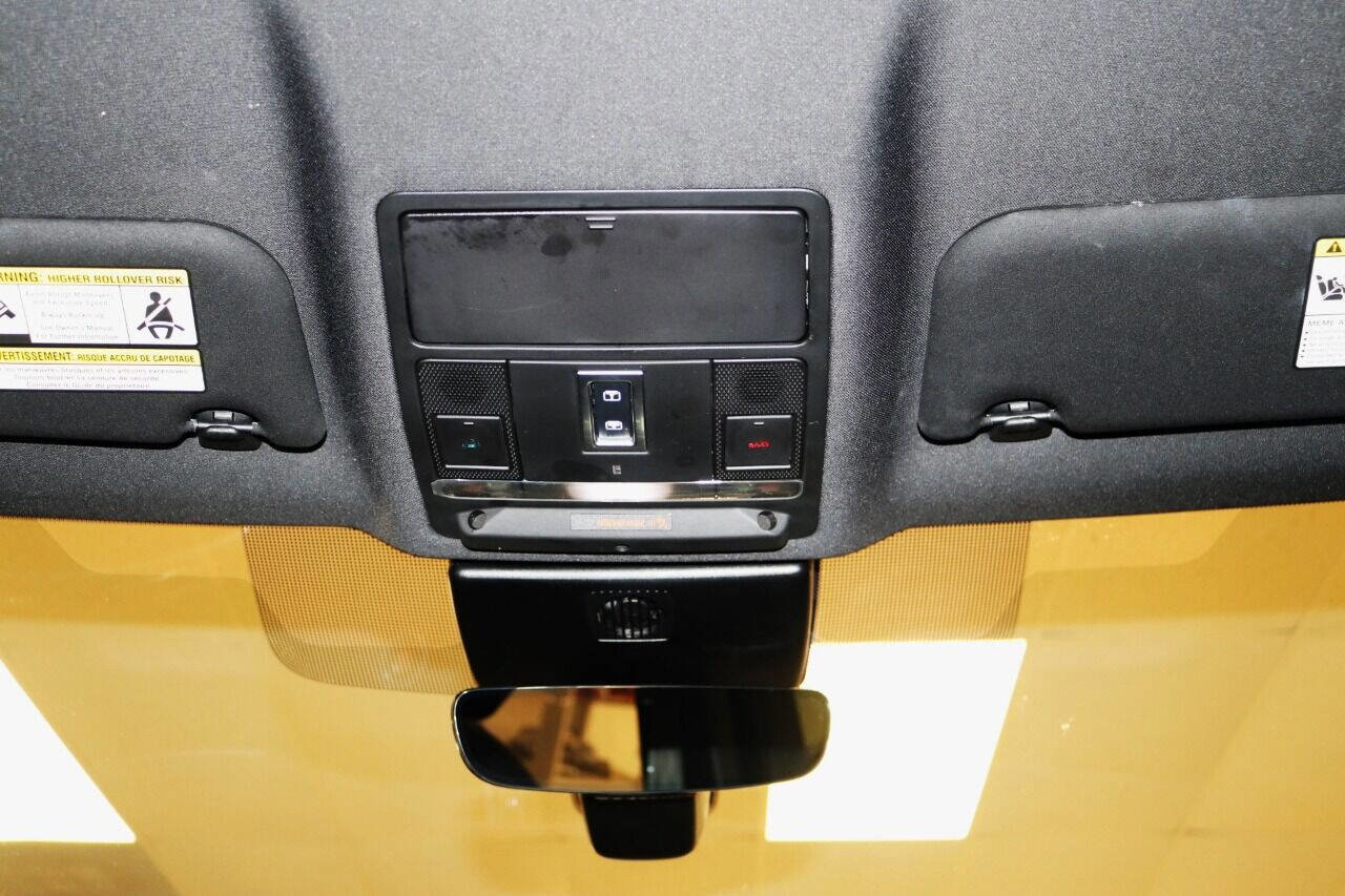 Used 2020 Jaguar E-PACE SE image 70