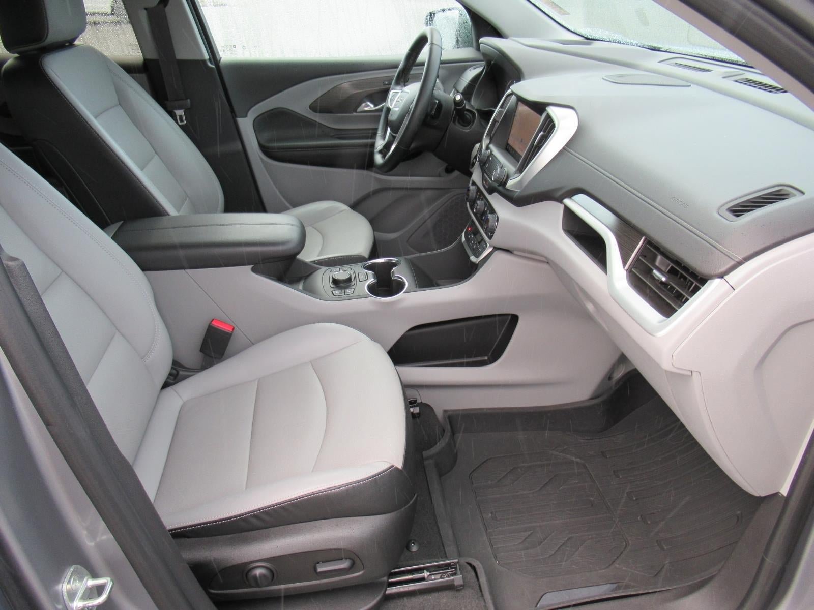 Used 2024 GMC Terrain SLT w/ Infotainment Package II FWD image 10
