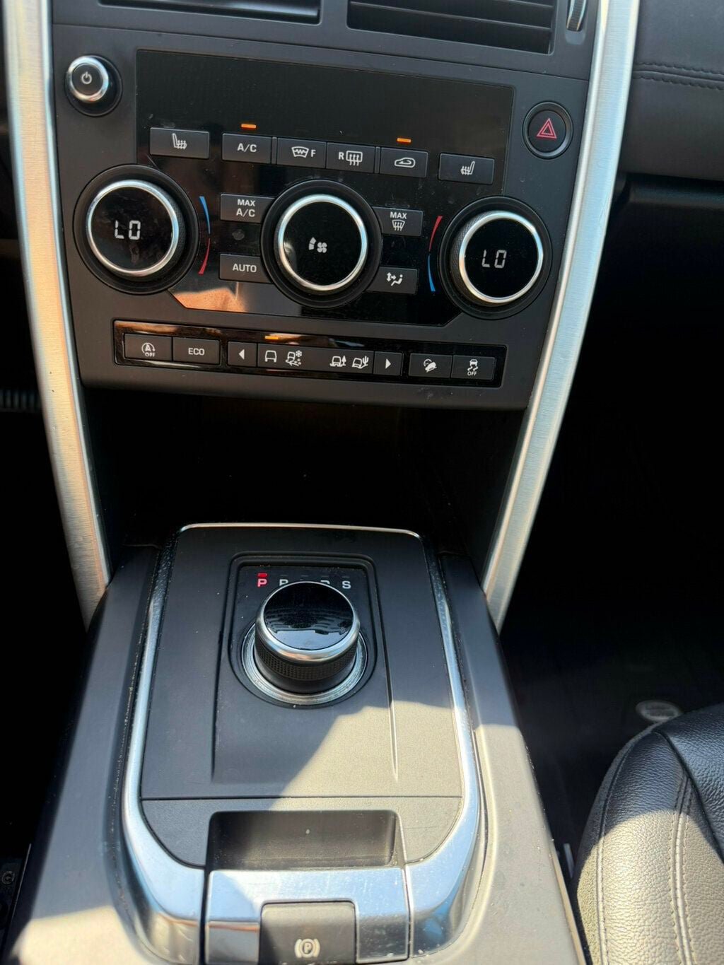 Used 2019 Land Rover Discovery Sport SE AWD/4WD image 22