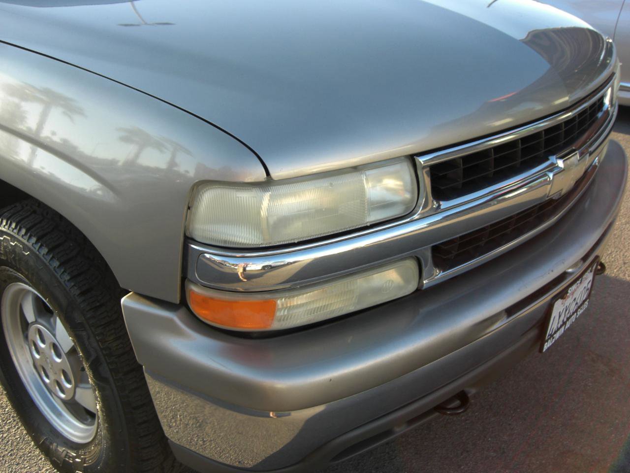 Used 2002 Chevrolet Suburban LT image 16