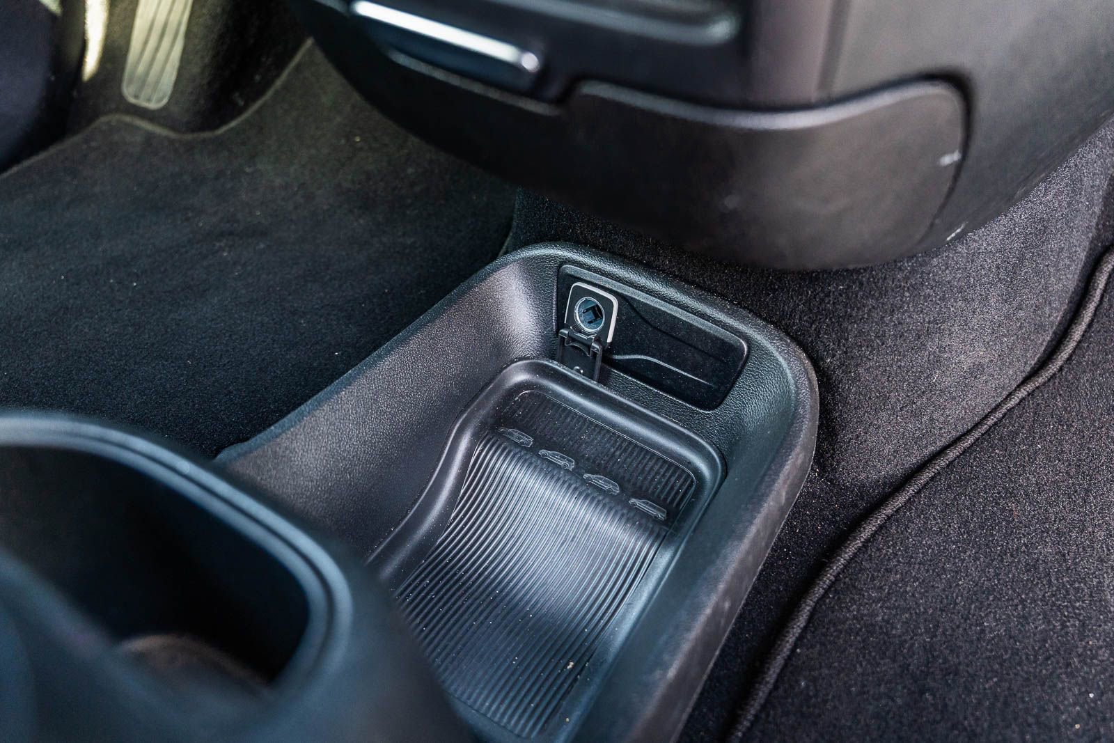 Used 2025 Chrysler Pacifica Select image 15